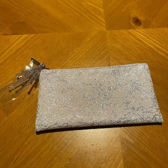 MAC Cosmetic Bag - Picture 3 of 9